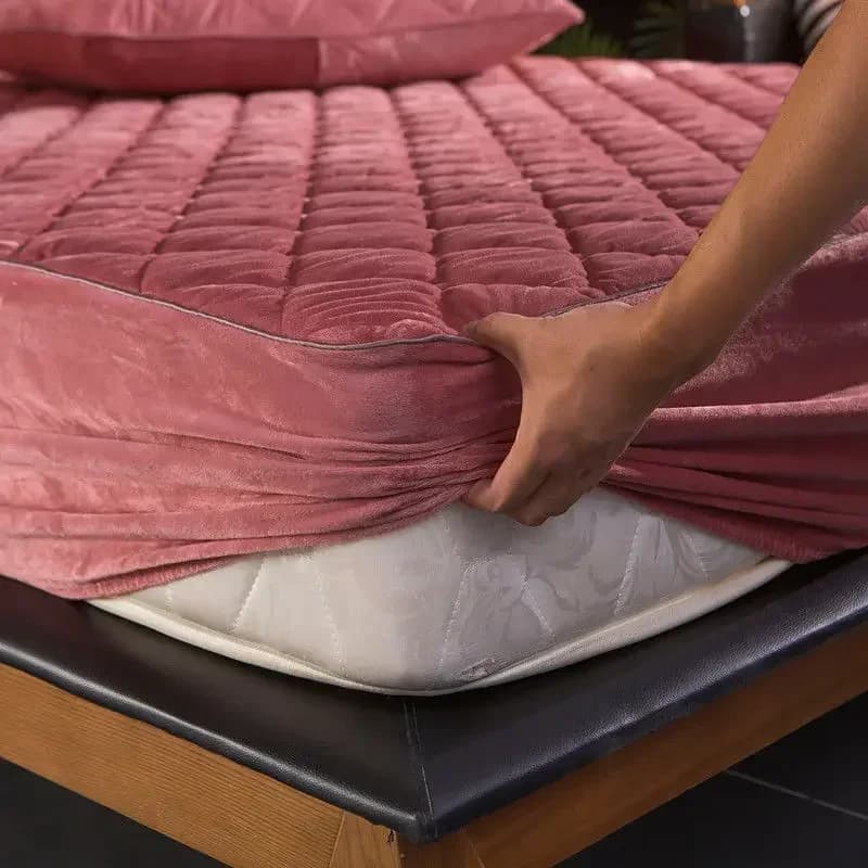 Quilted quilted blanket thickened in plush, warm and soft crystal velvet, King Queen quilted sheet, not included pillowcase