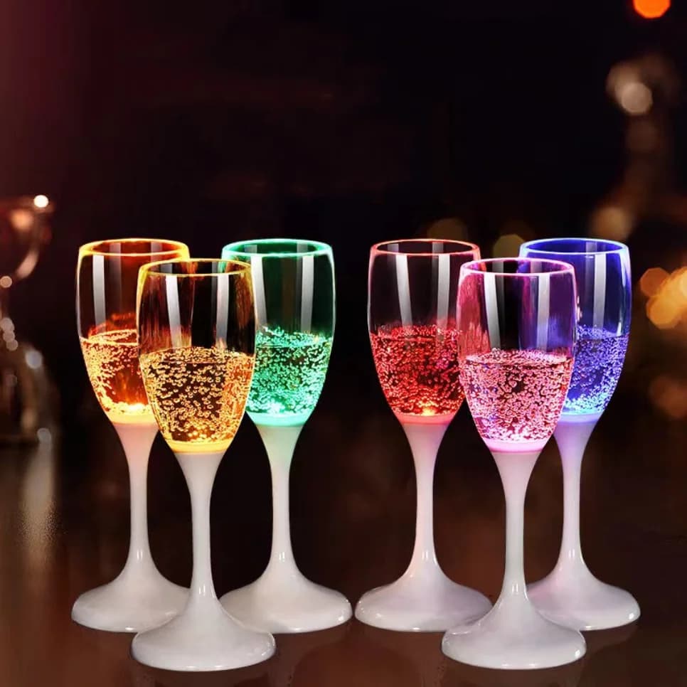 Tazza a LED tazze lampeggianti automatiche tazze illuminate multicolori tazze da birra per vino tazze per bevande da Whisky per decorazioni natalizie da cucina per feste