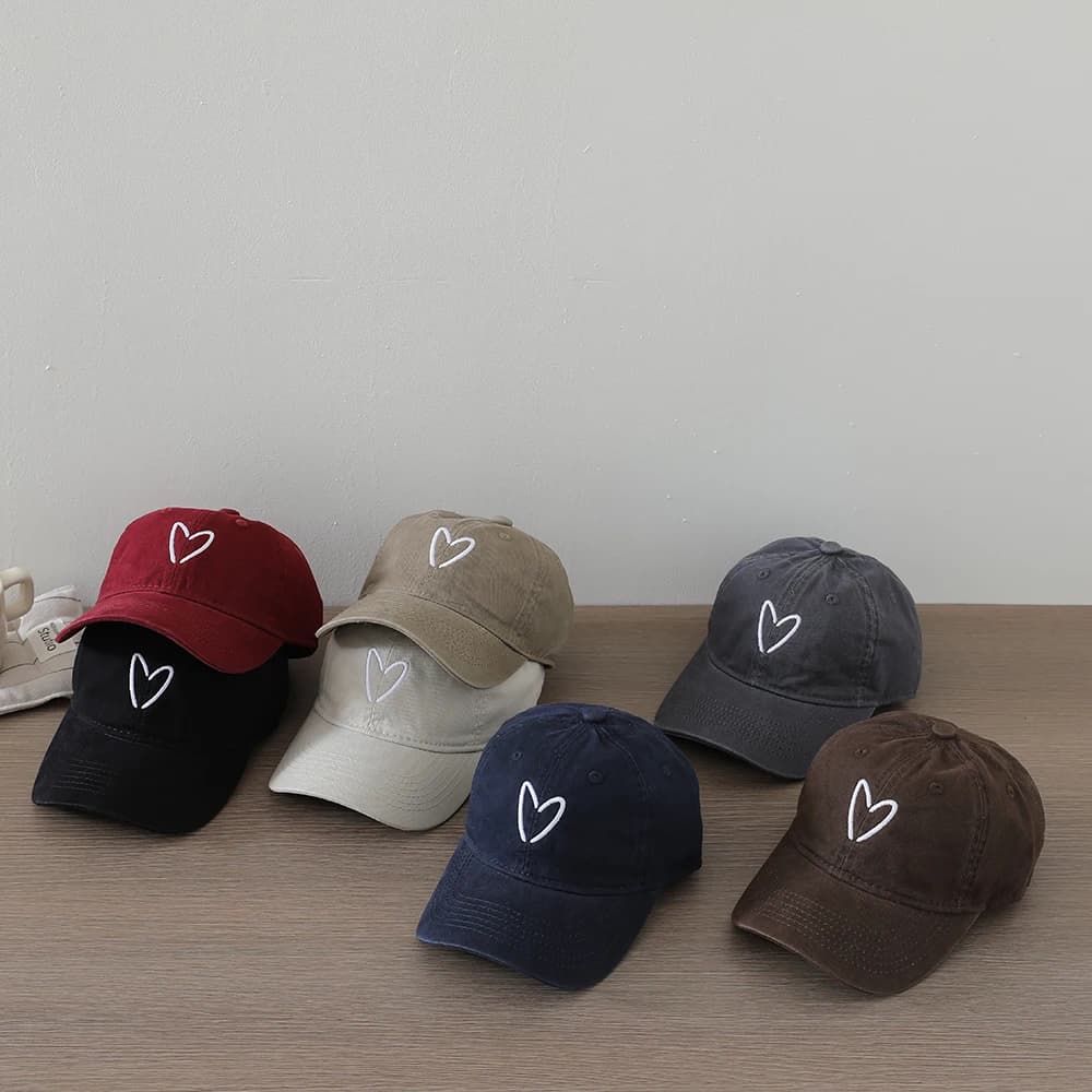 Children's baseball caps, simple, with embroidery at heart, vintage style, solid color, casual, combined with everything, for boys and girls, sunshades