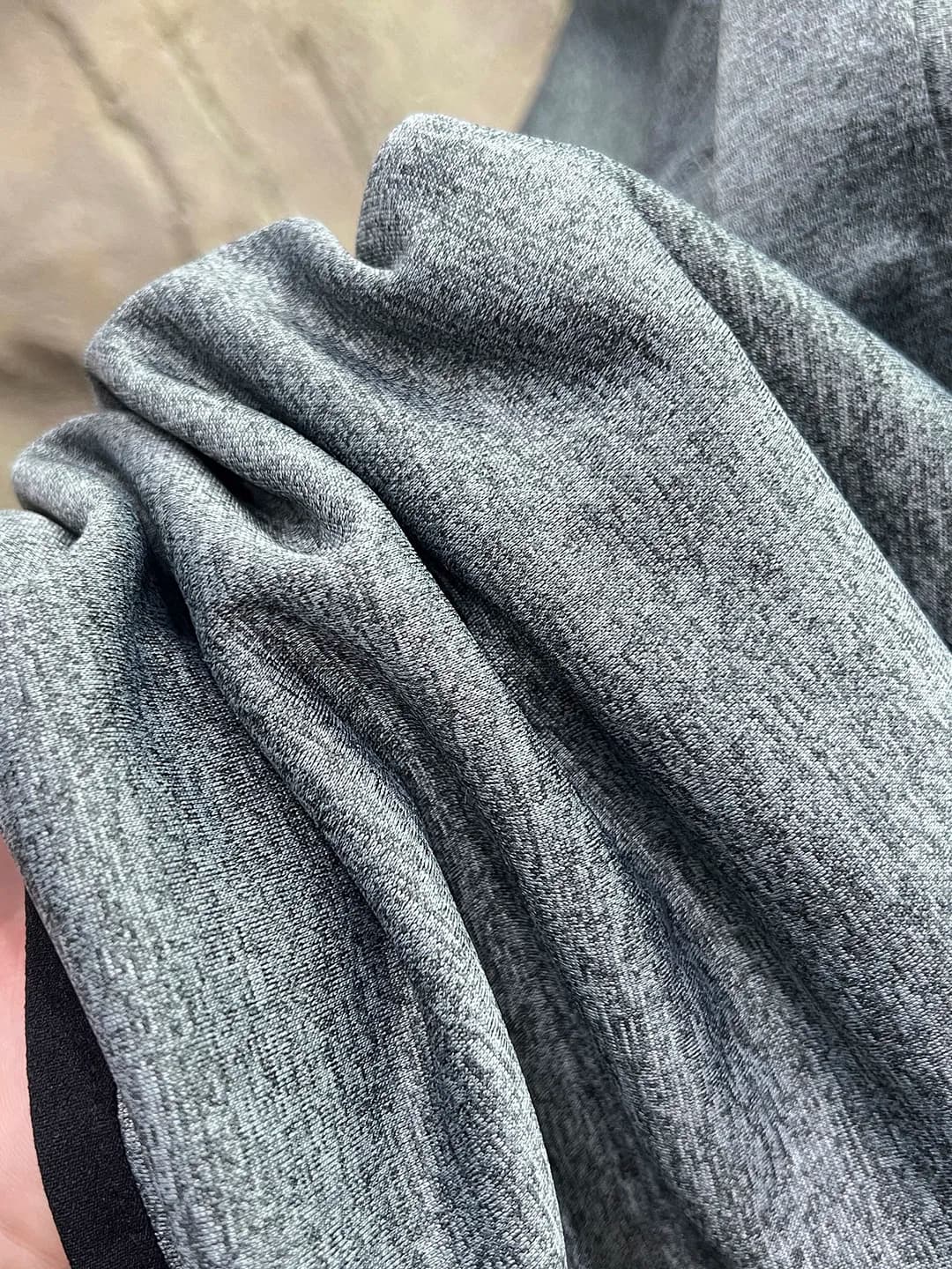 Giacca con Cappuccio Foderata in Pile per Uomo, Traspirante e Calda, Stile Casual in Poliestere Lavorato a Maglia con Chiusura a Zip