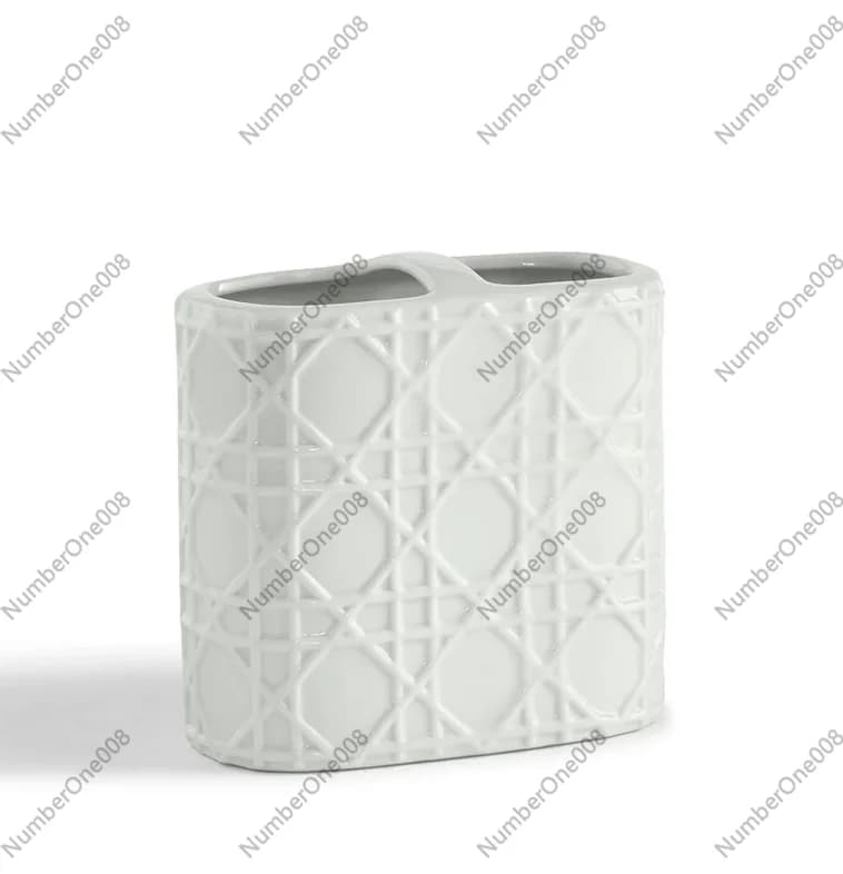 Set da Bagno in Ceramica Bianca con Motivo Intrecciato 3D, Portaspazzolino, Bicchiere per Risciacquo, Accessori per il Bagno