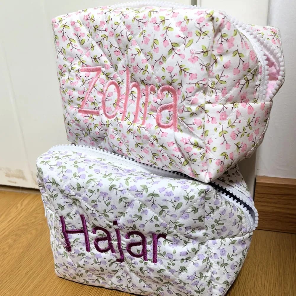 Customized Floral Inflatable Quilted Makeup Bag - Fashionable embroidered name washing bag, honor damigella gift for wedding, custom toilet case