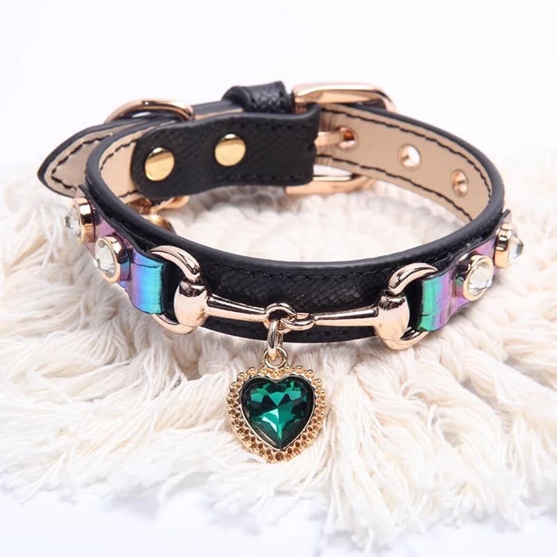Collare per cani e gatti di fascia alta Guinzaglio con diamanti Ciondolo in pietra a forma di cuore verde di fascia alta Vera pelle Ottima hardware Collare per animali domestici unico
