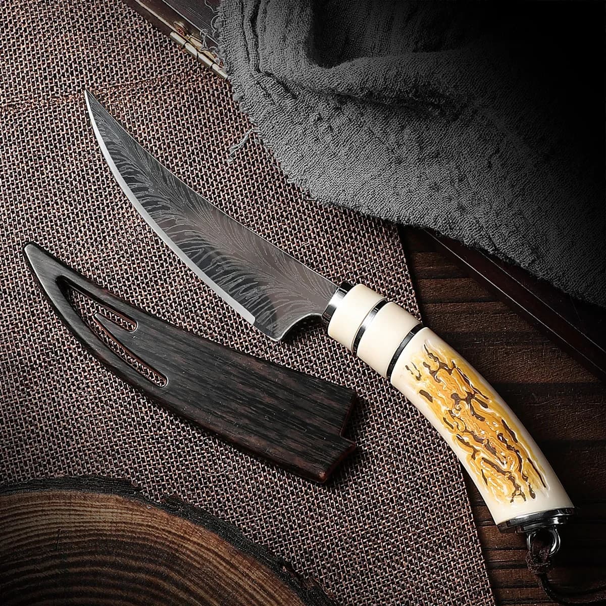 Sharp curve blade, fruit knife with satin finish, portable bone knife with plastic handle