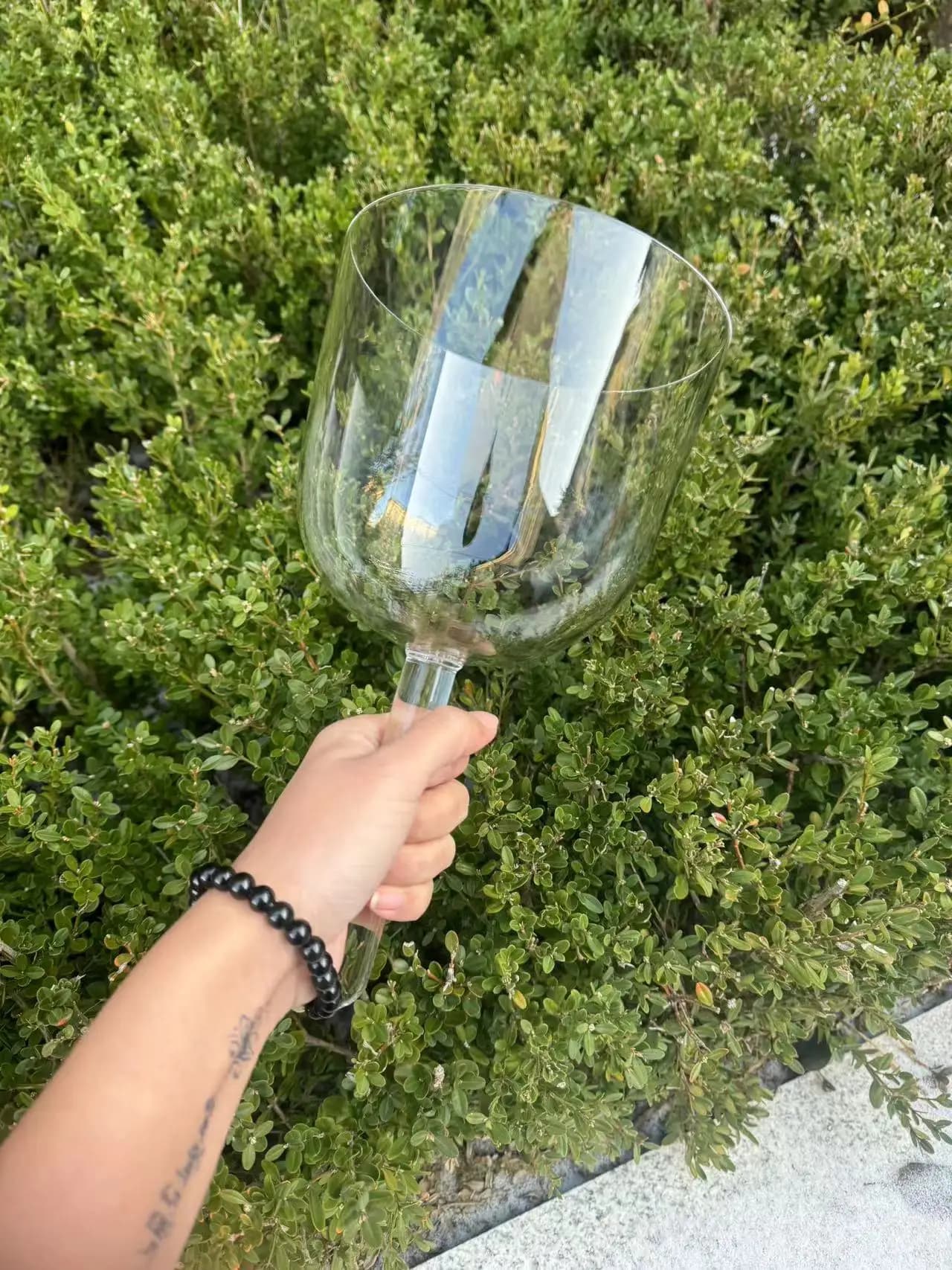 8" Clear Crystal Singing Bowl With Handle for Sound Healing Stress Relief and Meditation with Free Mallet