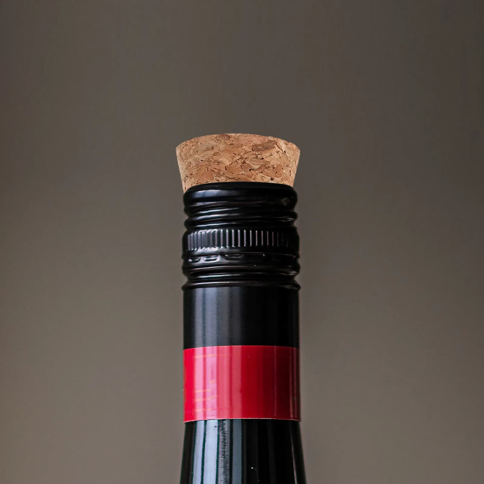 100 Tappi in Sughero Naturale per Bottiglie di Vino, Riutilizzabili e Ermetici, per Vino Rosso, Birra, Liquori, Decanter e Barattoli Fai-da-Te