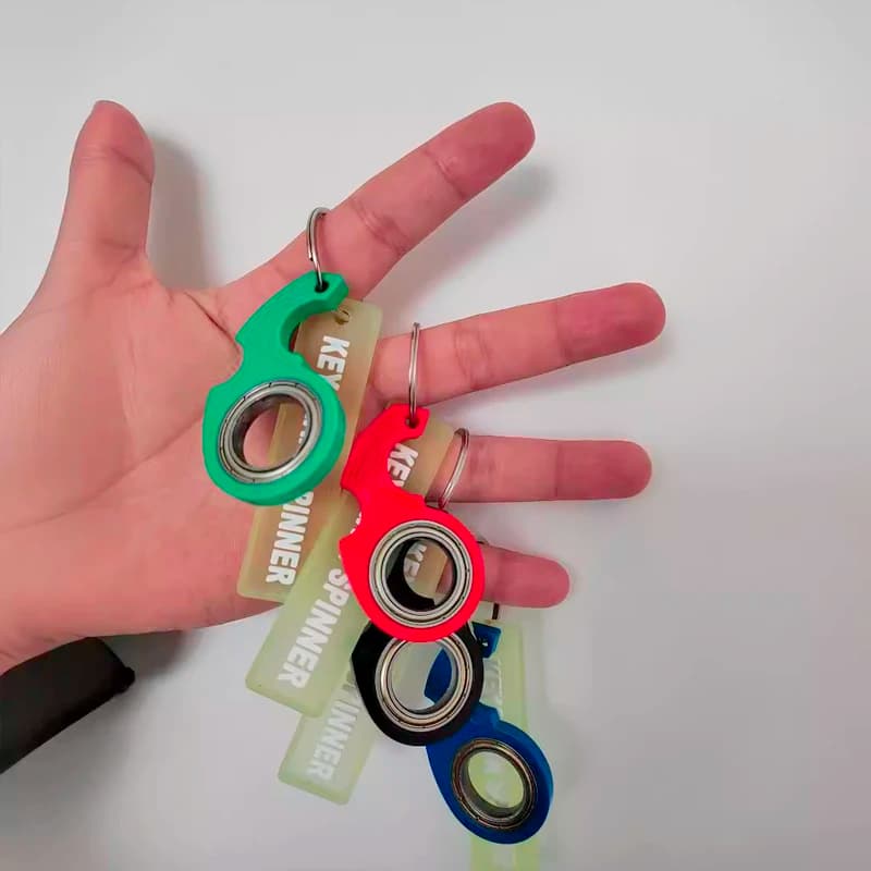 Portachiavi creativo Spinner Fidget Toy con portachiavi Cool EDC Stuff Ansia ADHD Giocattoli antistress per adolescenti Ragazzi Ragazze Adulti