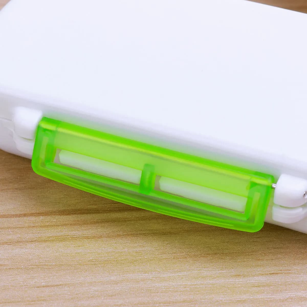 6 Slot Portable Pill Organizer Clear Compact Daily Medicine Box Travel Vitamin Supplement Container for Earrings Rings Beads