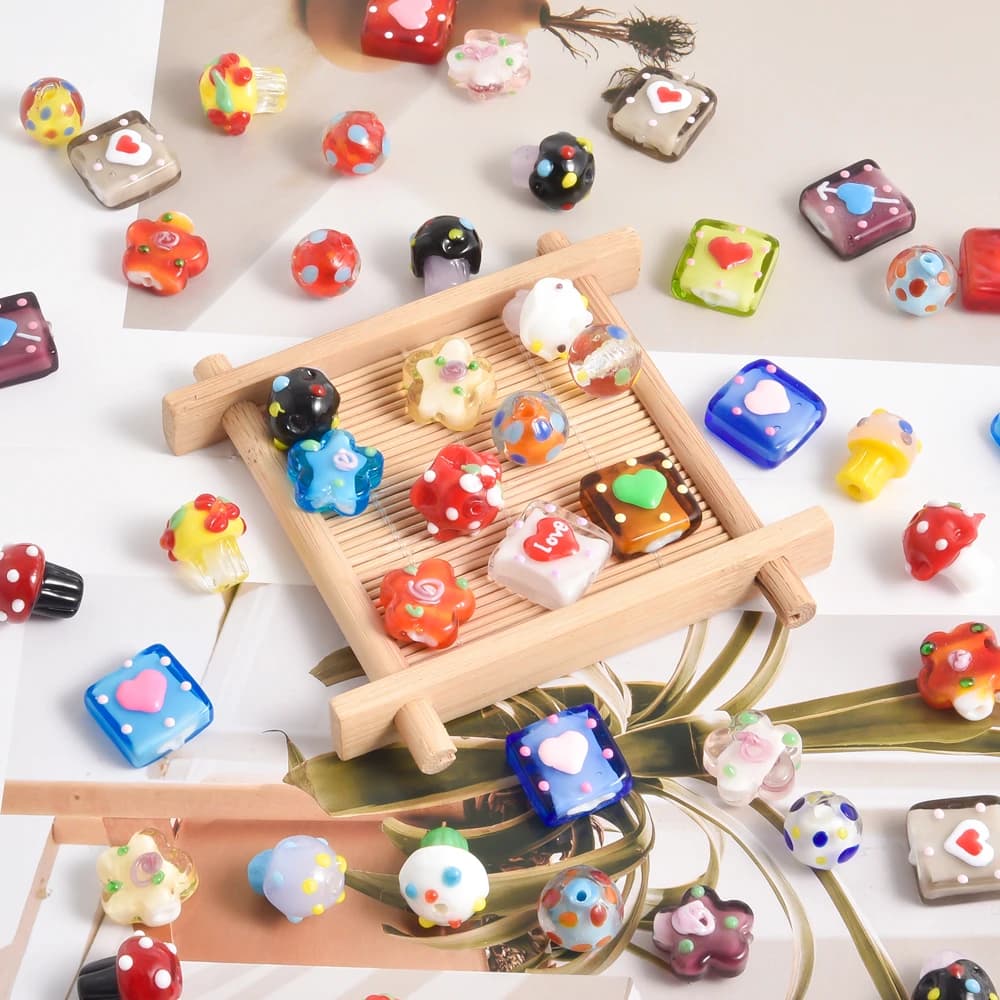 Cubo di funghi modello a spirale fiore perline di vetro mix casuale 10 pezzi ragazza carina creazione di gioielli braccialetto catena di telefono accessori sfusi