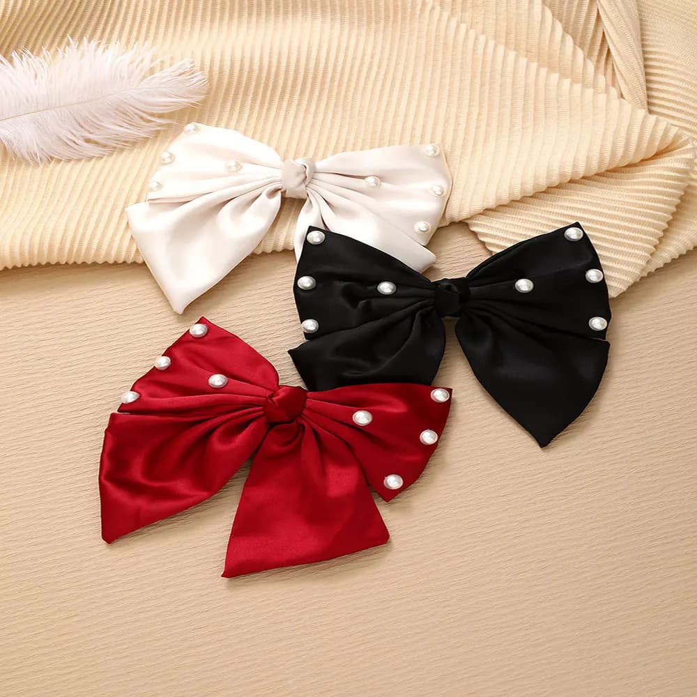 Fermaglio per Capelli Elegante in Raso con Fiocco di Perle Stile Romantico Francese, Clip a Molla di Alta Gamma, Nuova Collezione Primavera Estate 2026 da Donna