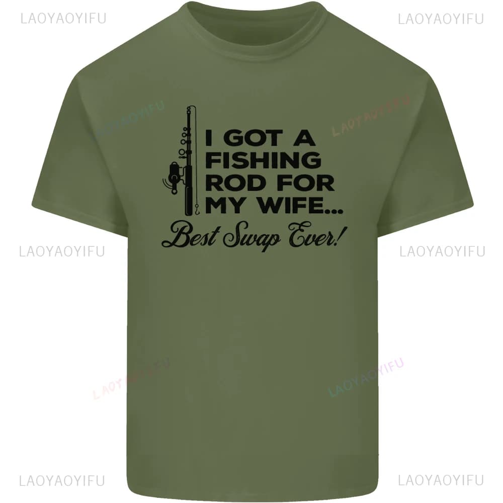 Ho una canna da pesca per mia moglie La migliore scambio di sempre Magliette grafiche Canna da pesca per mia moglie Pescatore T-shirt da uomo divertente in cotone leggero