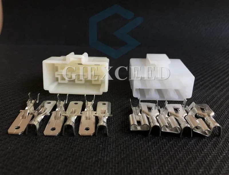 2 set di prese di cablaggio per assemblaggio CA con connettore maschio femmina serie 6.3 a 6 pin con pin