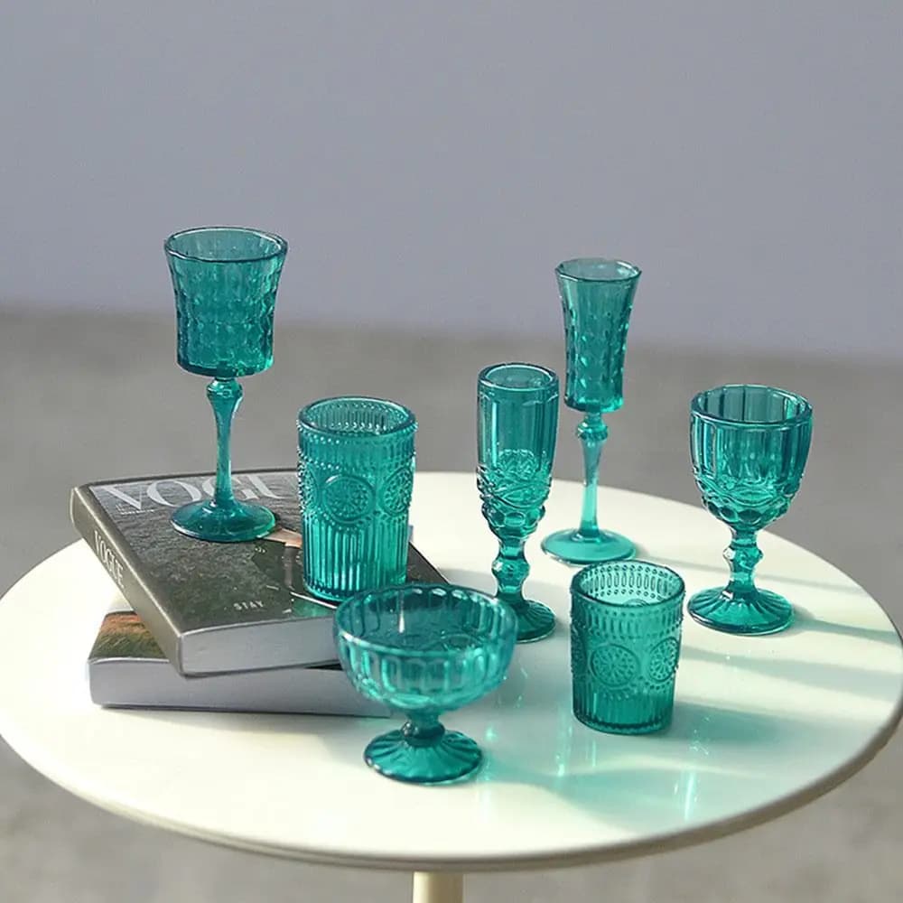 Set di 7 Bicchieri in Miniatura Scala 1/6 per Casa delle Bambole, Modellini di Bicchieri da Vino, Giocattoli Alimentari Multicolore, Accessori per Cucina delle Bambole