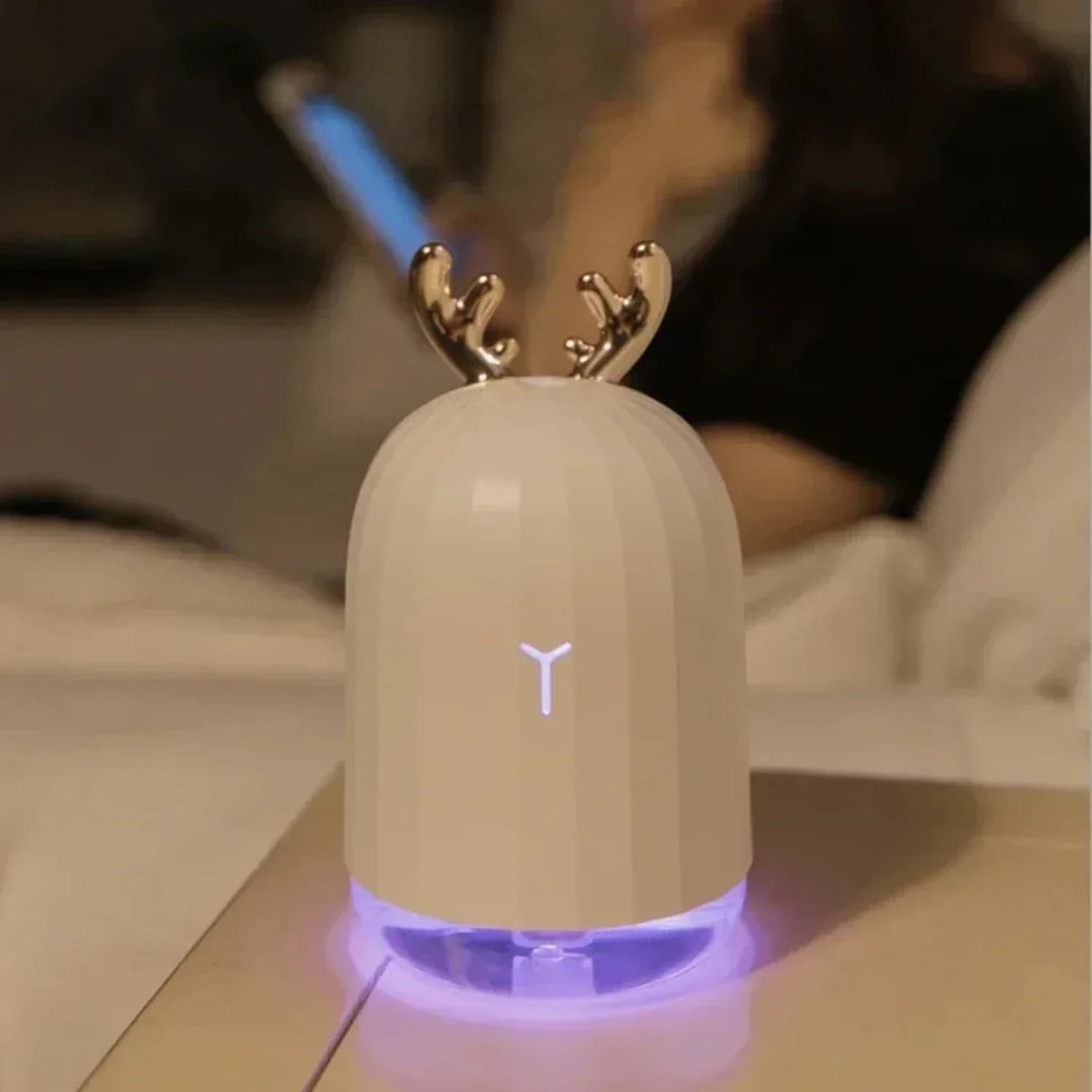 Umidificatore Portatile a Forma di Cervo con Luci LED Colorate, Spegnimento Automatico, Ultra Silenzioso, Ideale per il Sonno e il Relax