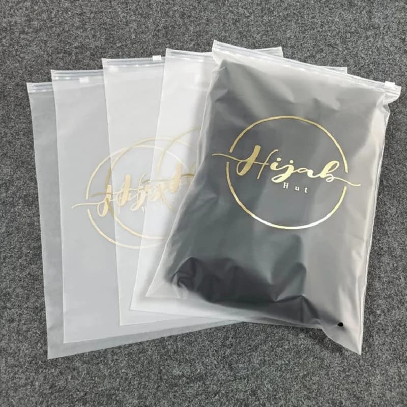 30/50/100 pezzi sacchetti di imballaggio in plastica opaca borse impermeabili borse per riporre indumenti con cerniera borse per camicie borse per felpe logo personalizzato