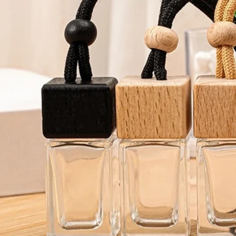 Diffusore di oli essenziali per aromaterapia in un unico pezzo - Deodorante per ambienti con tappo quadrato, bottiglia di profumo vuota, ornamento per auto