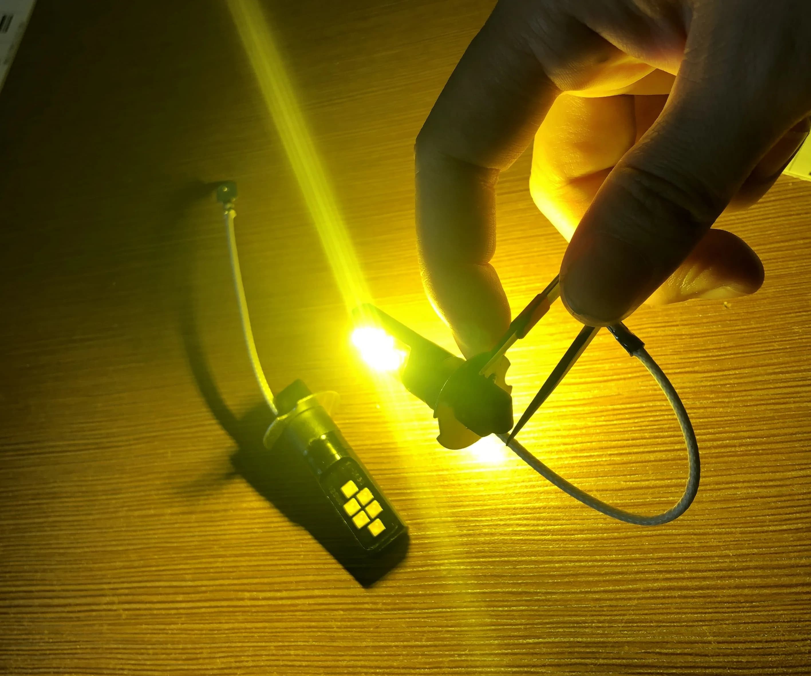 2 Pezzi Luci Fendinebbia Auto H3 LED, Aggiornamento con Chip 3030, Lampada Fendinebbia Anteriore, Luce Diurna Bianca 6000K, Gialla 12V