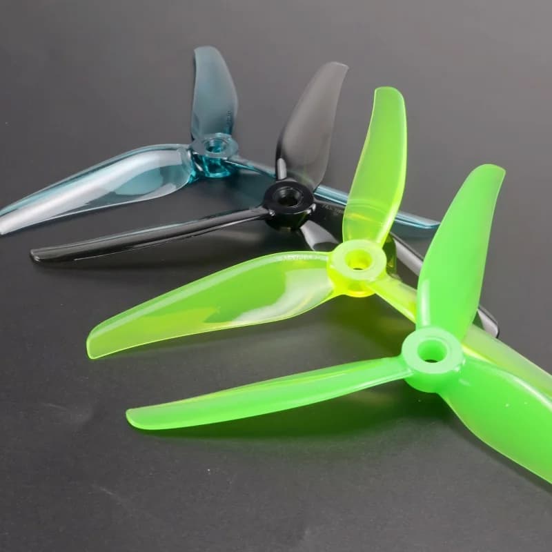 2 paia di eliche iFlight Nazgul F5 a tre pale da 5 pollici con posizione del foro da 5 mm, adatte per droni da corsa FPV da 5 pollici.