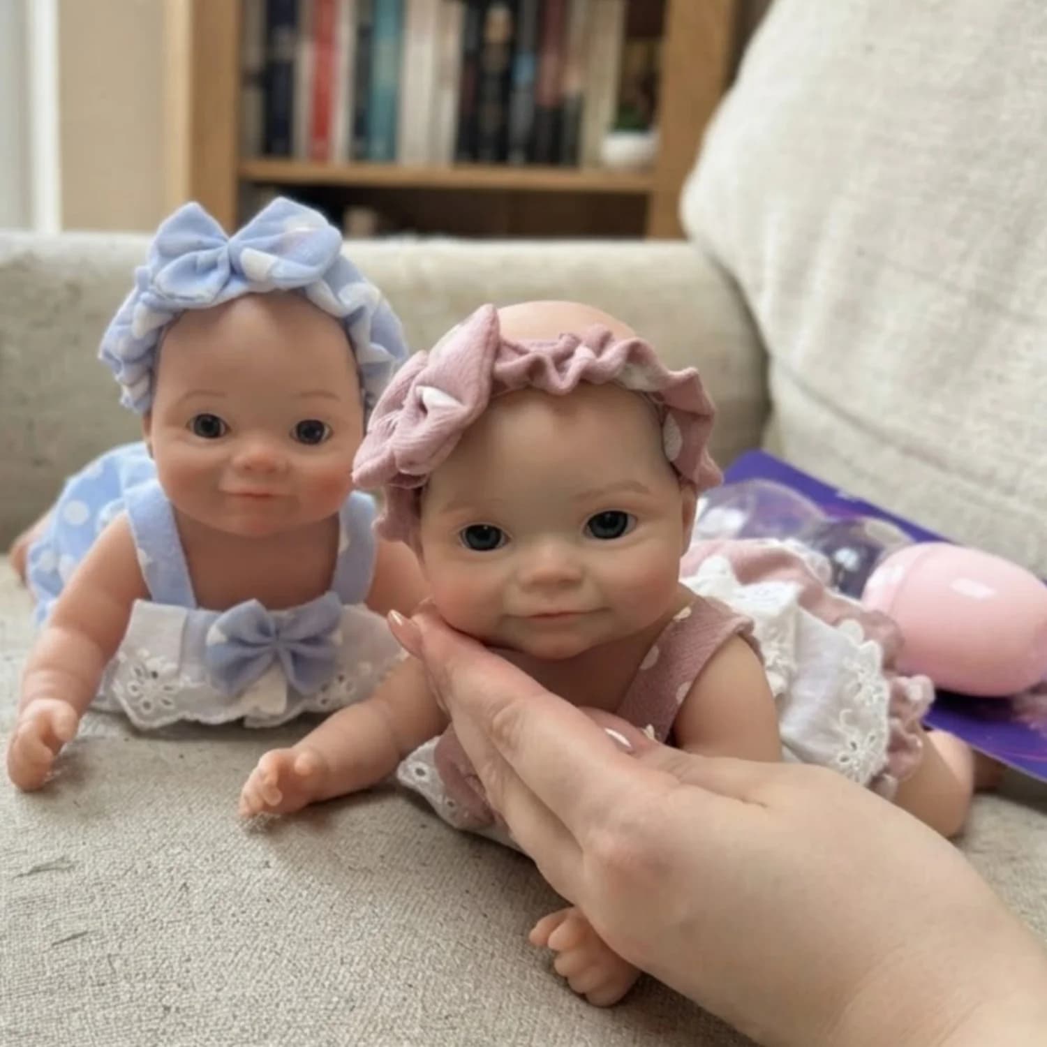 10 Inch Anatomically Accurate Reborn Doll Washable Silicone Doll Open Eyes Realistic Smiling Face Newborn Doll Ideal Collectible