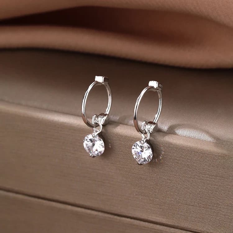 Orecchini a Cerchio con Pendente Rotondo in Zirconi Scintillanti Color Argento per Donne, Gioielli alla Moda, Accessori Eleganti di Lusso Leggero