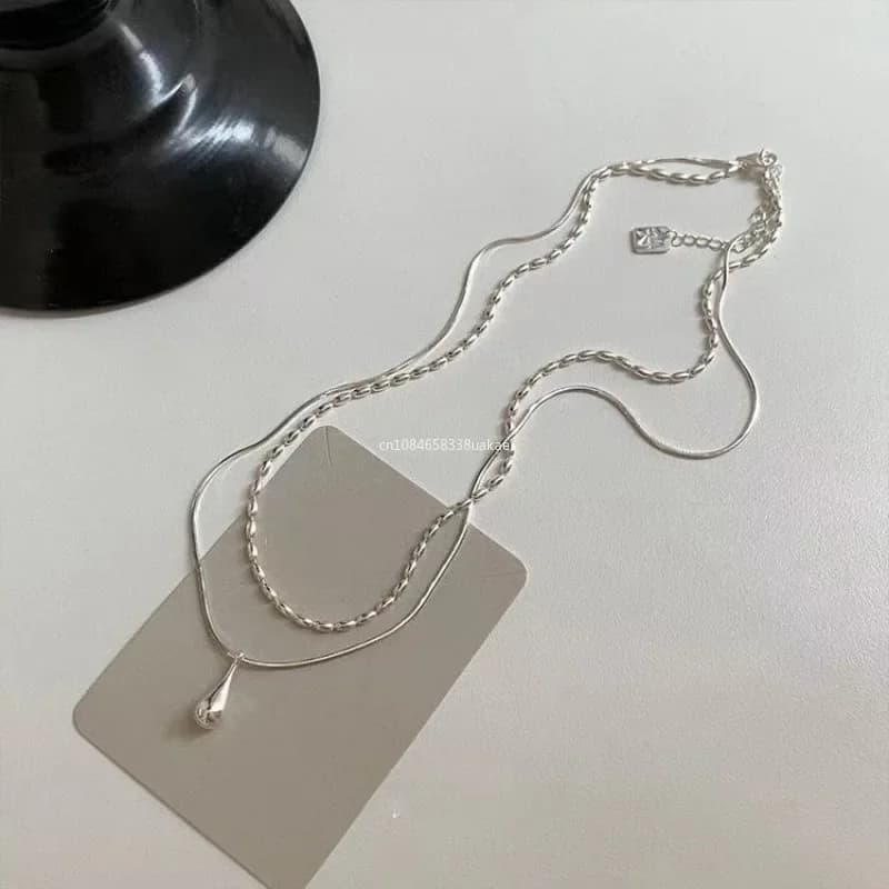 Collana con pendente a goccia dal design semplice in argento 2025 per donna Collana con doppio collare Regali di gioielleria raffinata di moda Collana a strati lunghi