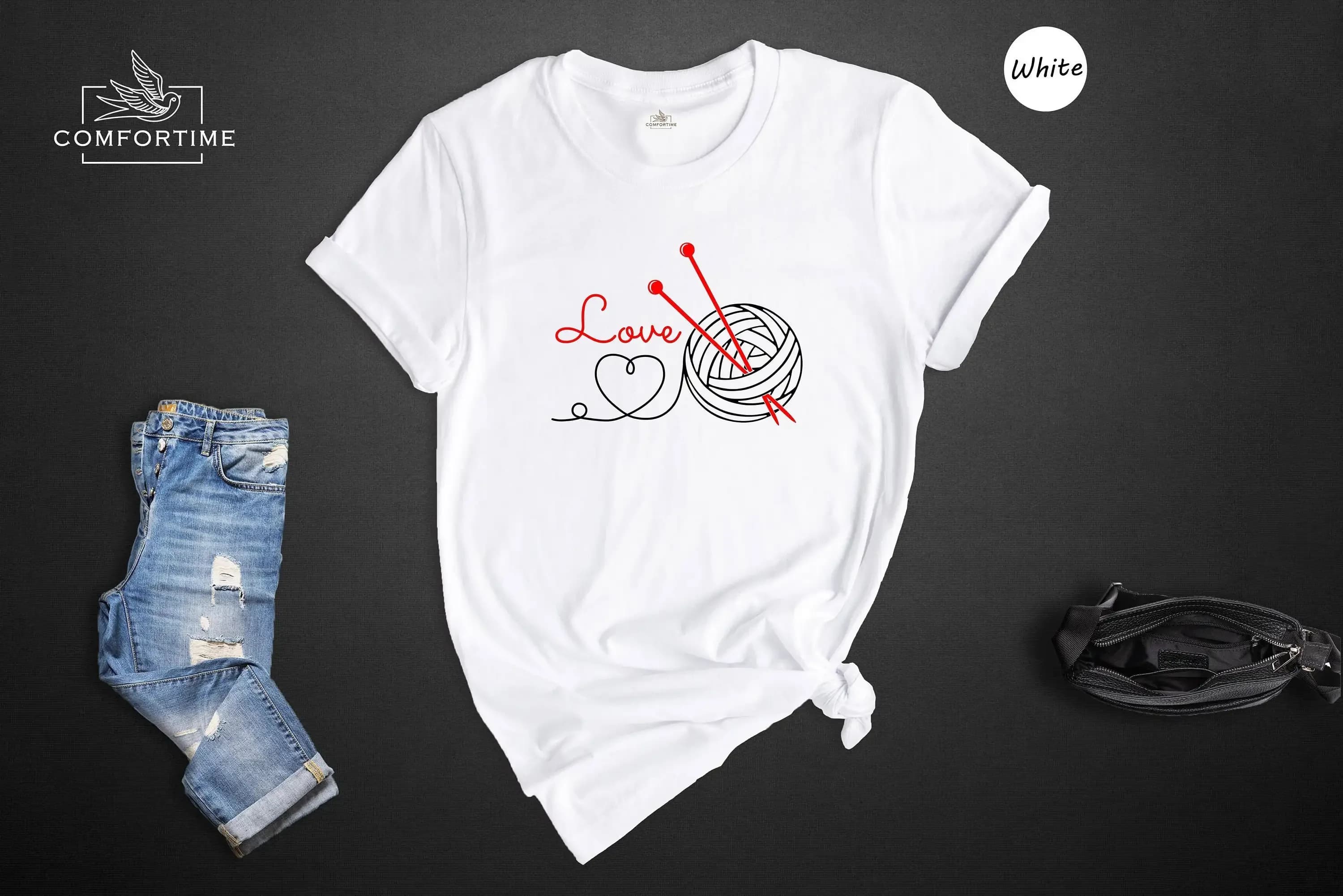 T-Shirt per Amanti del Lavoro a Maglia e Uncinetto, con Gomitolo di Filato, Aghi e Uncinetto