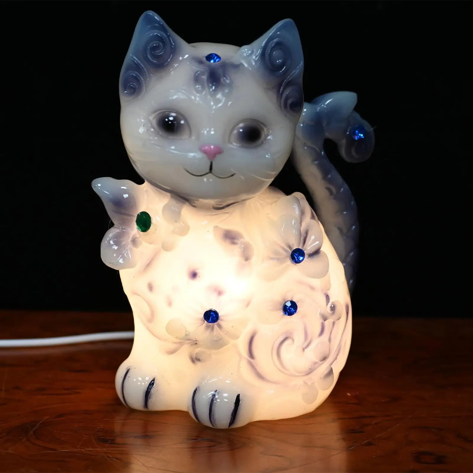 Lampada carina LED Illuminazione in resina bianca blu Lampada da scrivania decorativa per animali per camera da letto Soggiorno Comodini Dormitorio Ufficio Corridoio