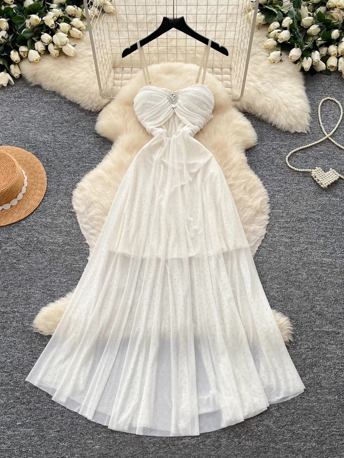 Summer White Strapless Cake Skirt Dress Women's Slimming Mesh Splicing Sexy Girl Style Waist Cinched Fairy Wind Dress