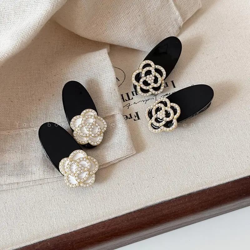 Accessorio per capelli con camelia perlata da 2/4 pezzi, fermaglio per capelli floccato bianco nero, versatile botto laterale per ragazza e clip per fronte in stile Mourning