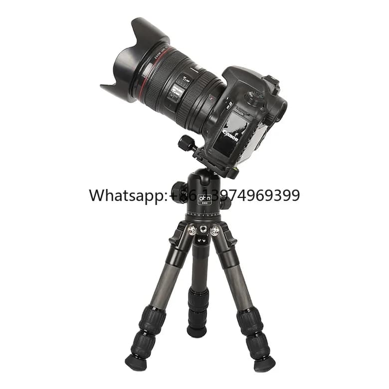 China Manufacturers Mini Table Carbon Fiber Vlog Tripod Selfie Stick for Phone and Camera