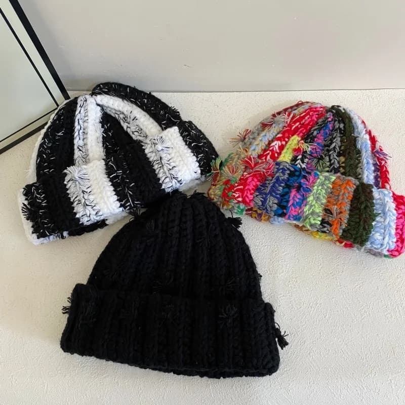 Cappello lavorato a maglia pullover a righe colorate giapponese lavorato a mano per uomo e donna Berretto con teschio caldo moda autunno e inverno