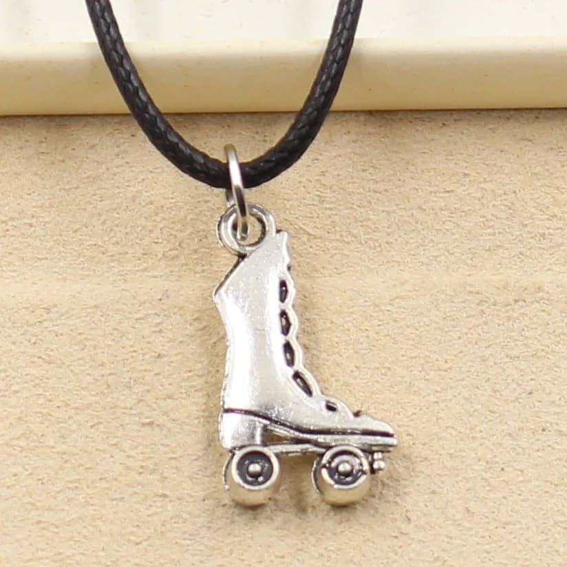 Nuovo di Modo D'argento Tibetano Del Pendente di Colore Pattini A Rotelle Della Collana Del Choker di Fascino Nero Cavo di Cuoio di Prezzi di Fabbrica di Gioielli Fatti A Mano