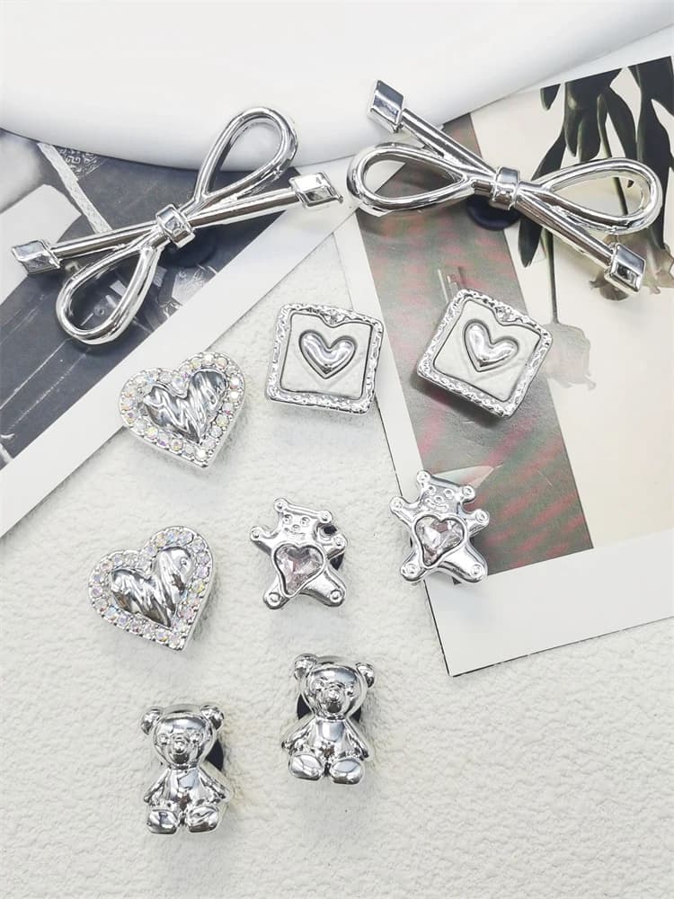 10 pezzi Bling Bow Strass Orso Decor ABS Fibbie con ciondoli per scarpe Accessori Zoccoli di lusso fai da te Spilli adatti Sandali da donna Regali di Halloween