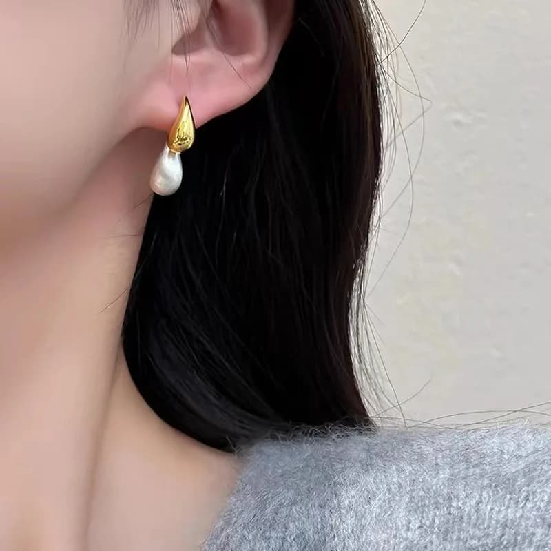 Gold Teardrop Metal Cap Dangle Earrings With Irregular Baroque Pearl Minimalist Two-Tone Pearl Drop Earrings Women Daily Elegant Commute Jewelry Gift