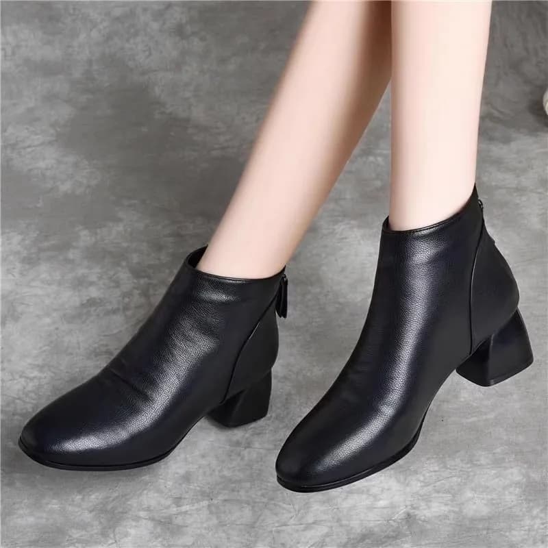 Women's snow boots 2024 fall and winter new short boots in cow leather women's shoes in cotton with medium heel