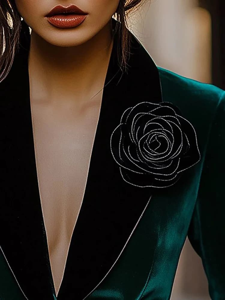 Giacca blazer da donna in raso di velluto Smeraldo Elegante scollo a V con fibbia singola Giacca da abito alla moda a maniche lunghe autunnale ricamata con rosa