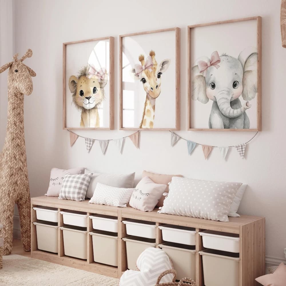 Set di decorazioni da parete per cameretta bambina, animali della savana con fiocchi rosa, set di 3 stampe con elefante, giraffa e leone.