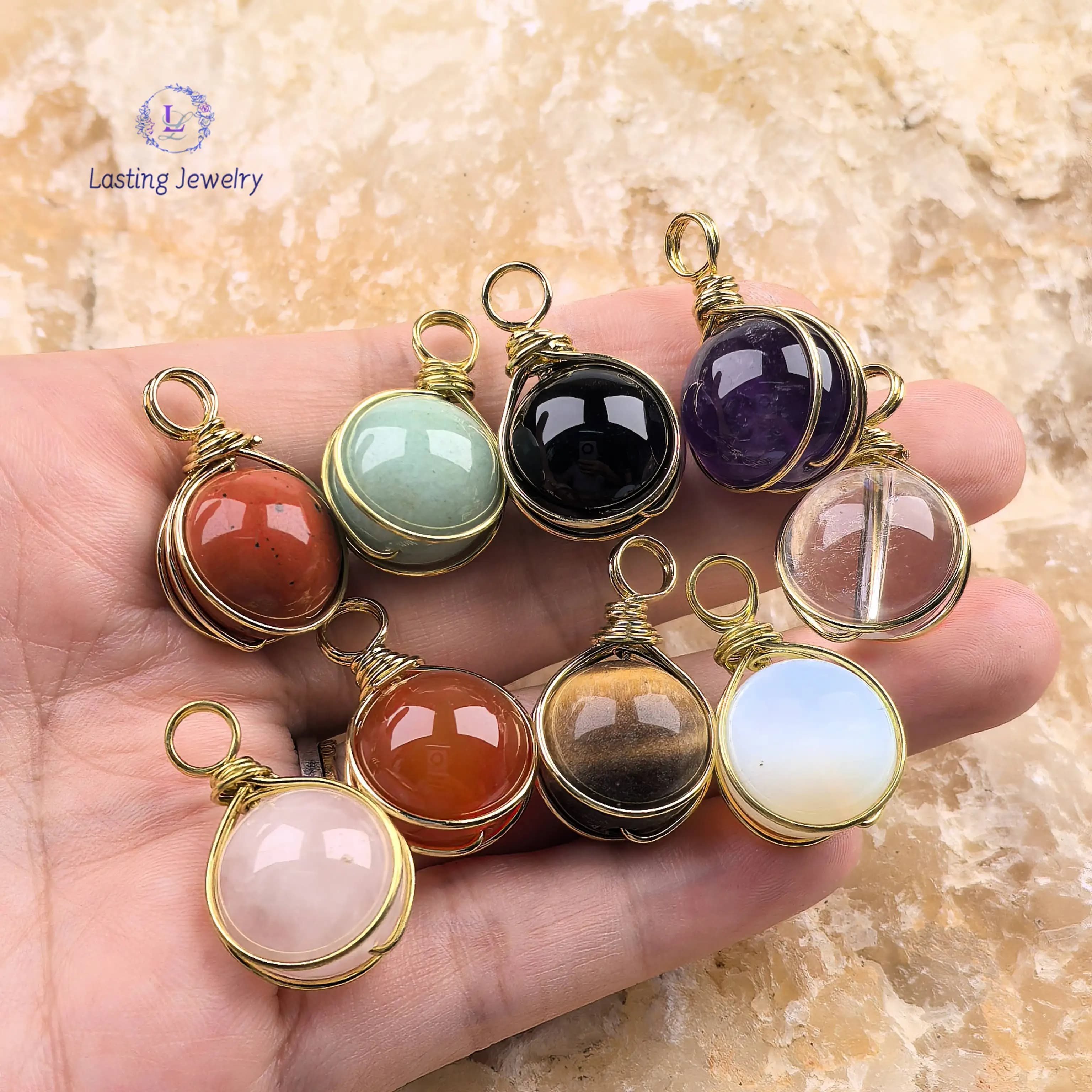 Pendenti con sfere di cristallo da 16 mm avvolti in filo d'oro, cristallo Reiki guarigione quarzo ametista perline rotonde ciondoli collana a pendolo gioielli