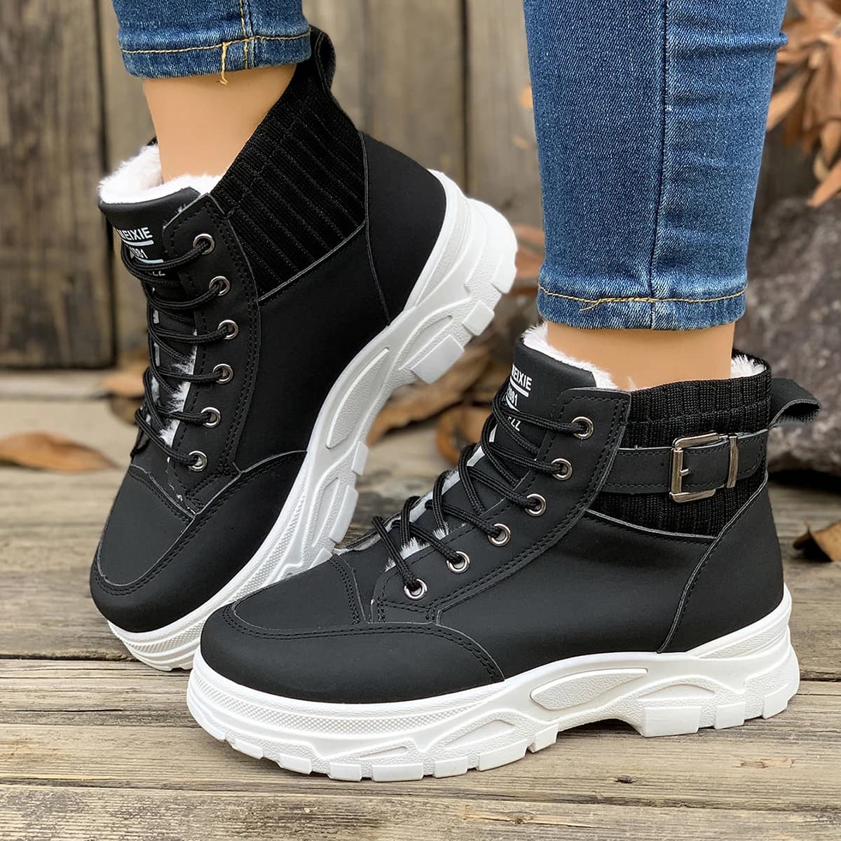 Designer Sneakers for Women Casual High Top Shoes Women Winter Trend Warm Snow Boots Thickened Fluff Lace-up Sports Boots Women
