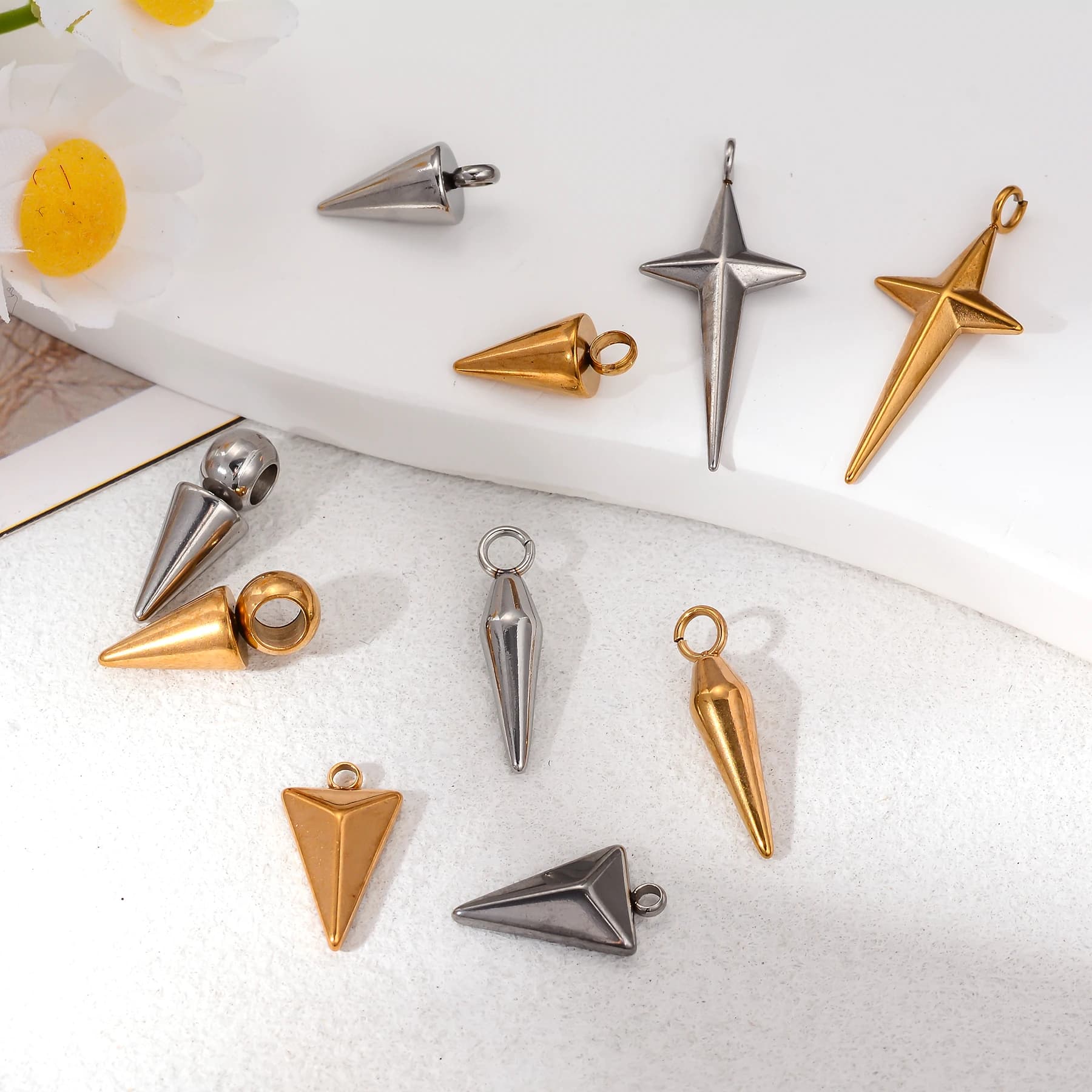 8 Pezzi Ciondoli a Cono in Acciaio Inossidabile, Charm a Forma di Proiettile e Punta, Stile Punk, per Creazione Gioielli Donna Uomo, Orecchini a Cerchio e Collane