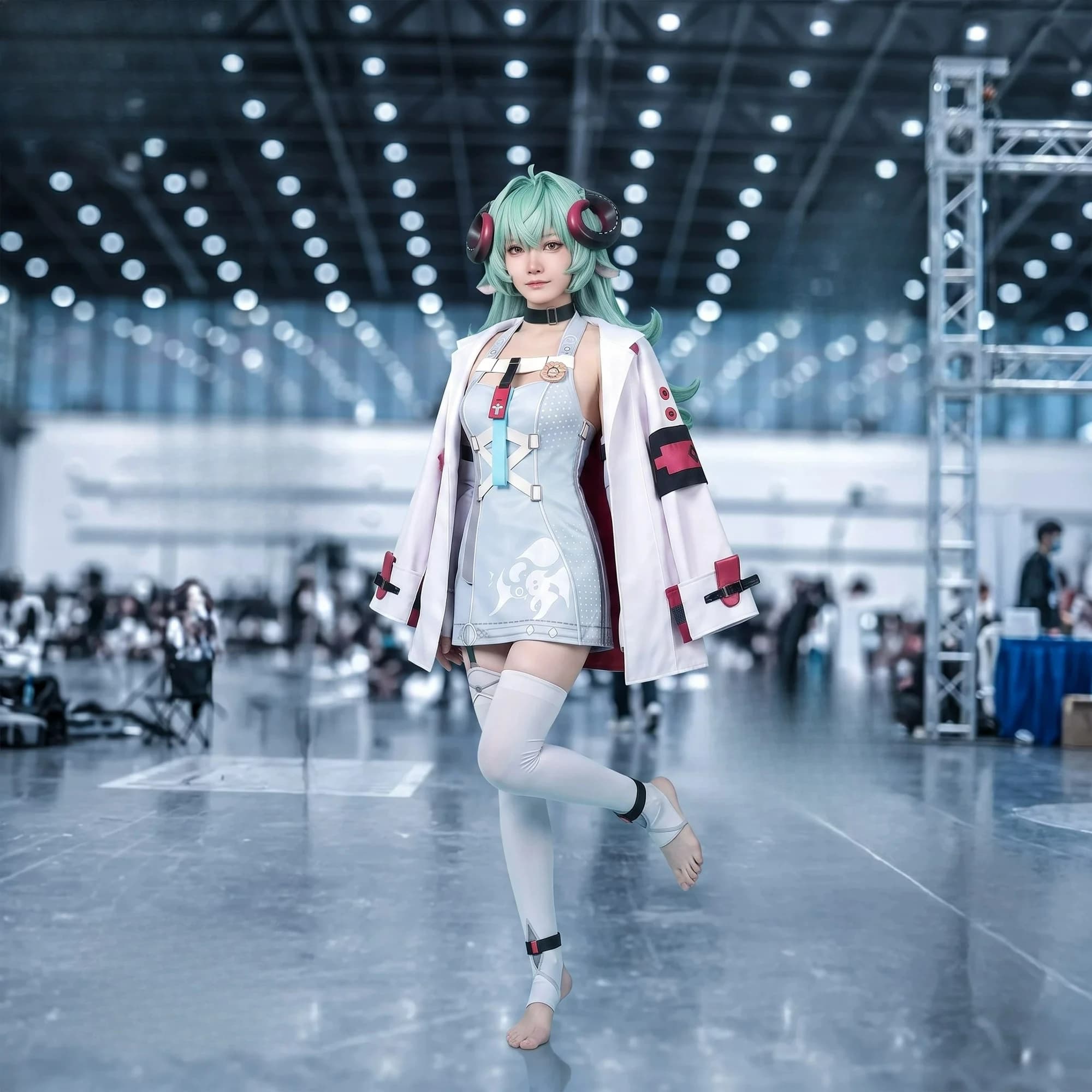 【In Stock】Oneiroi Cosplay Costume Game Neverness To Everness White And Red Dress Uniform Hallowen Performance Anime Clothes