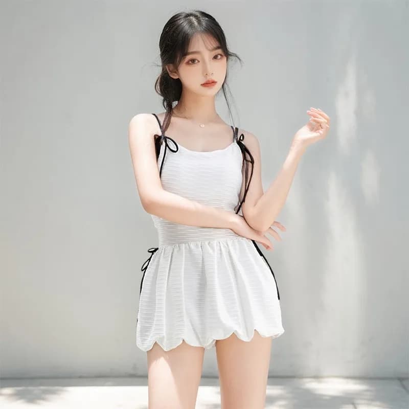 Versione Coreana 2026 Nuovo Stile Fresco e Dolce per Ragazze, Costume da Bagno Intero Bianco Conservativo e Snellente per Donne