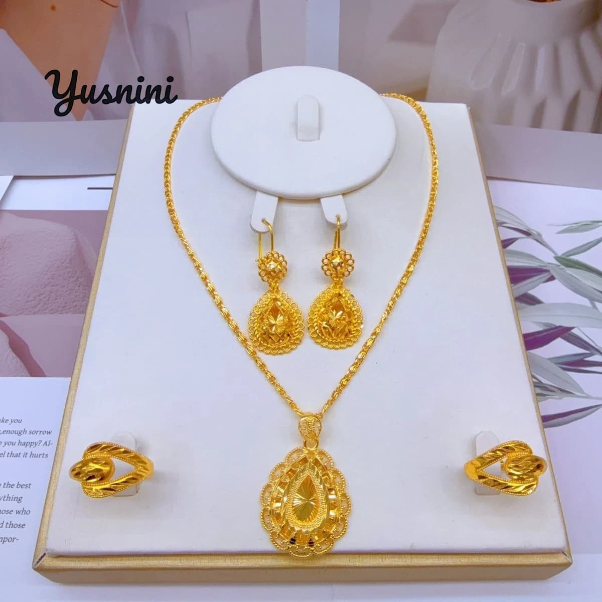 Moda europea Dubai Collana personalizzata placcata oro 24 carati, orecchini, anelli per set di gioielli per feste di nozze per coppie DD10887