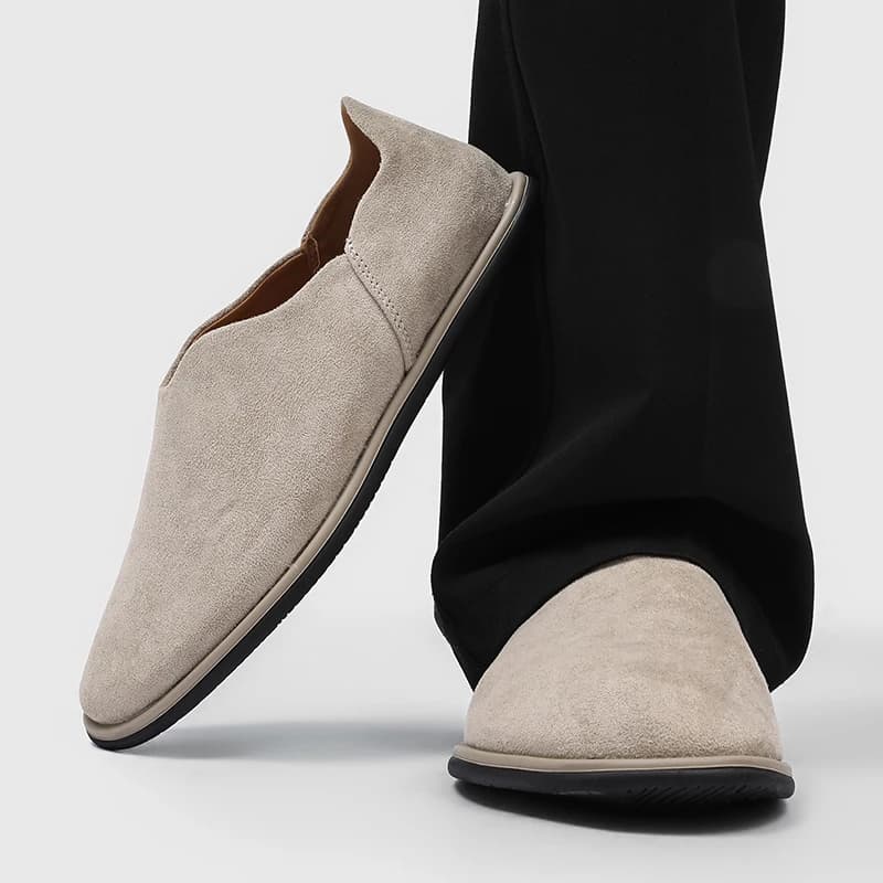 Classic Men Shallow Mouth Loafers Are Lightweight Soft Breathable Flat Bottomed Suitable for Driving Daily Commuting Walking