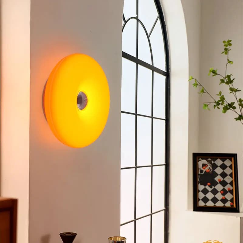 Lampada da tavolo artistica di lusso a forma di ciambella, montabile a parete, porta USB, illuminazione a tre colori, adatta per illuminazione decorativa in uffici, camere da letto, soggiorni, ecc.