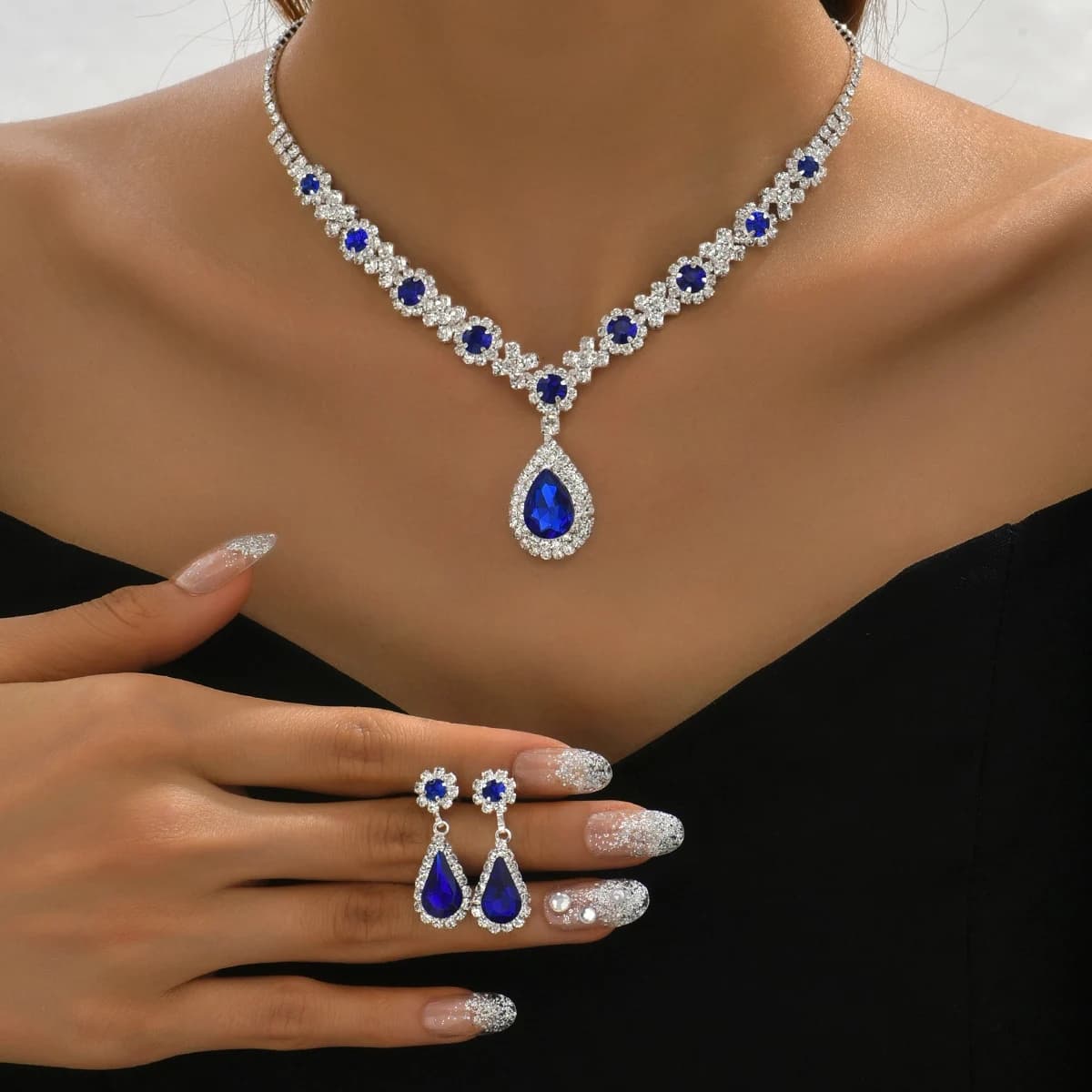 Set di 3 collane con pendenti a goccia in cristallo da donna con orecchini, per accessori da sposa e abiti da sera