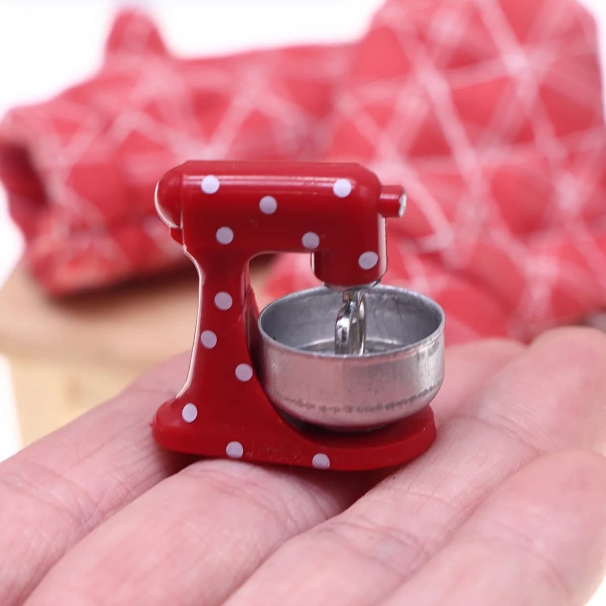 Mini Red Blender Model - Doll House Miniature Kitchen Baking Scene Props and Accessories, Miniature Home Scene DIY, Selected Gifts for Lovers and Collectors