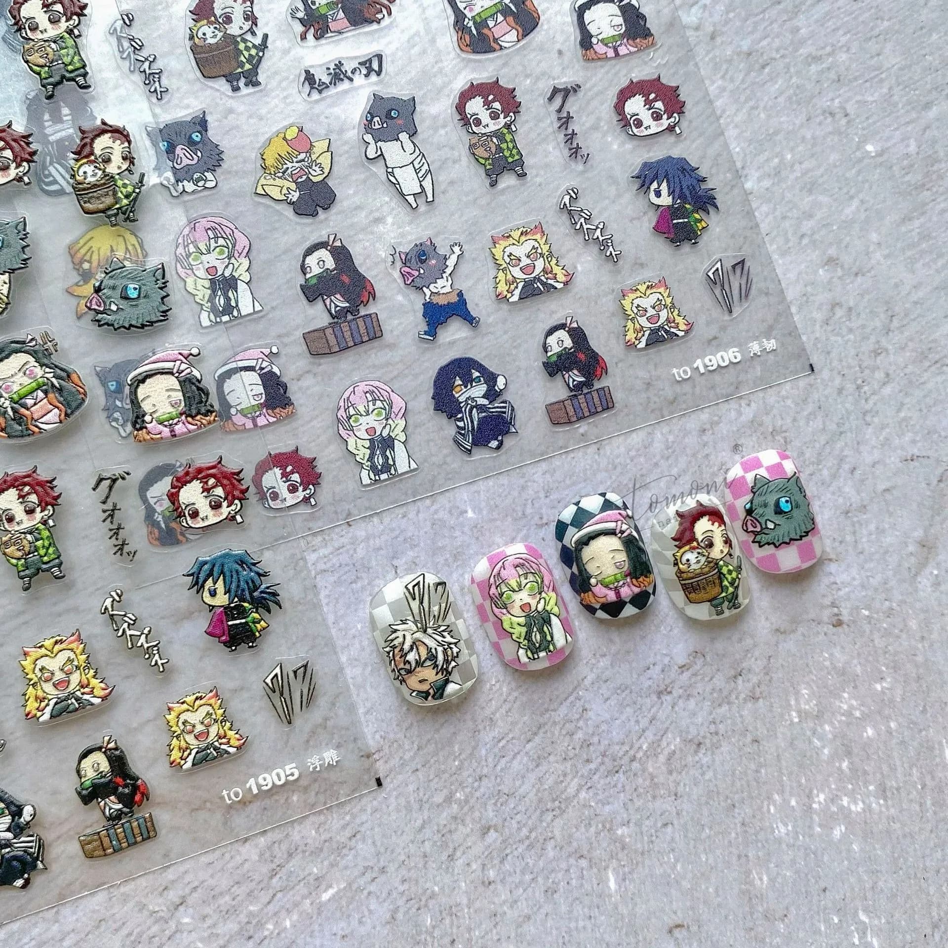 1 Pezzo Adesivi per Unghie 5D Demon Slayer, Tanjiro Zenitsu Inosuke, Accessori Autoadesivi per Unghie, Giyu Tomioka, Decorazioni Anime per Unghie