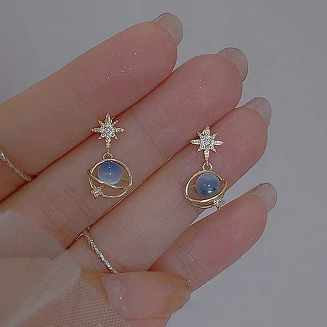 Orecchini alla Moda 'Cosmic Star River' con Opale Blu, Orecchini Unici a Forma di Pianeta, Versatili Gioielli per Donne