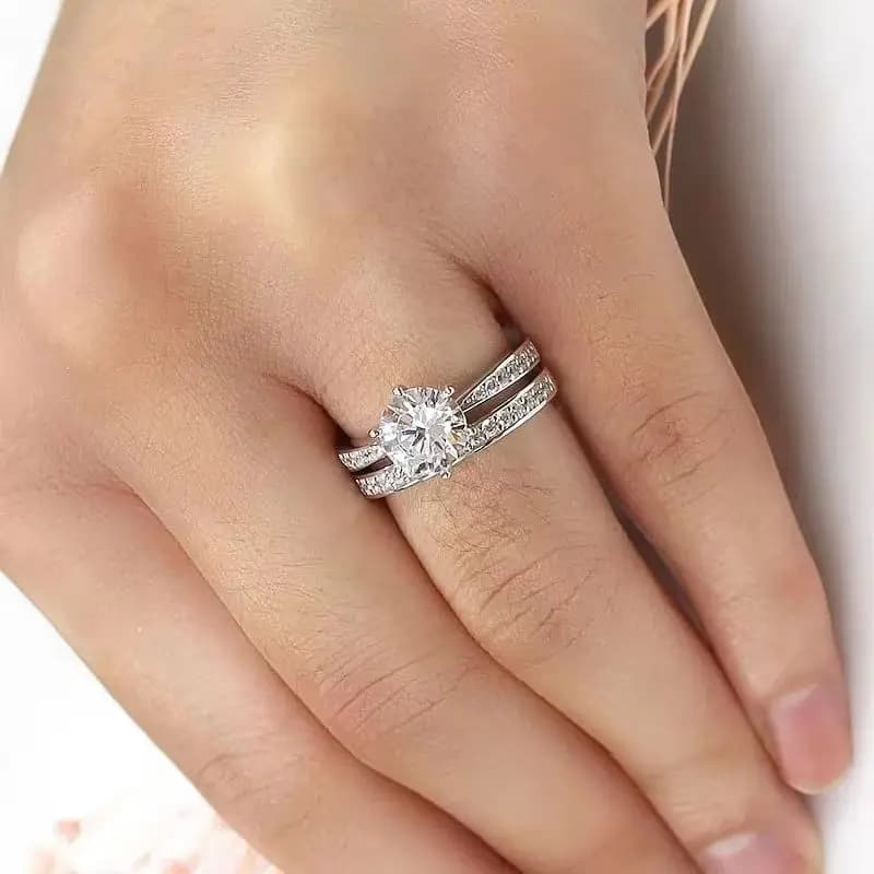 Elegante set da 2 pezzi Anelli geometrici con zirconi cubici per le donne Gioielli da sposa di moda Accessorio per spose di lusso leggero